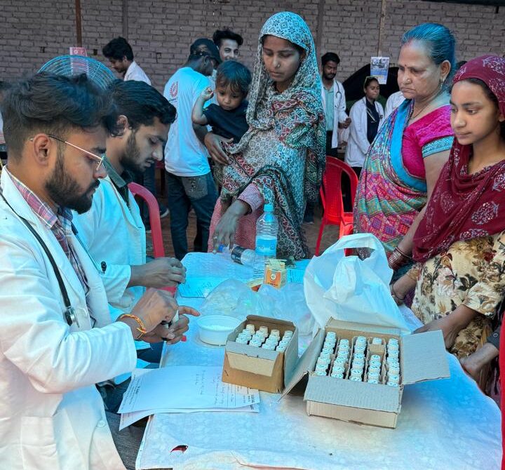 👉 Free Health Camp in Bhalaswa Gaon by Jan Sanjeevni Trust
