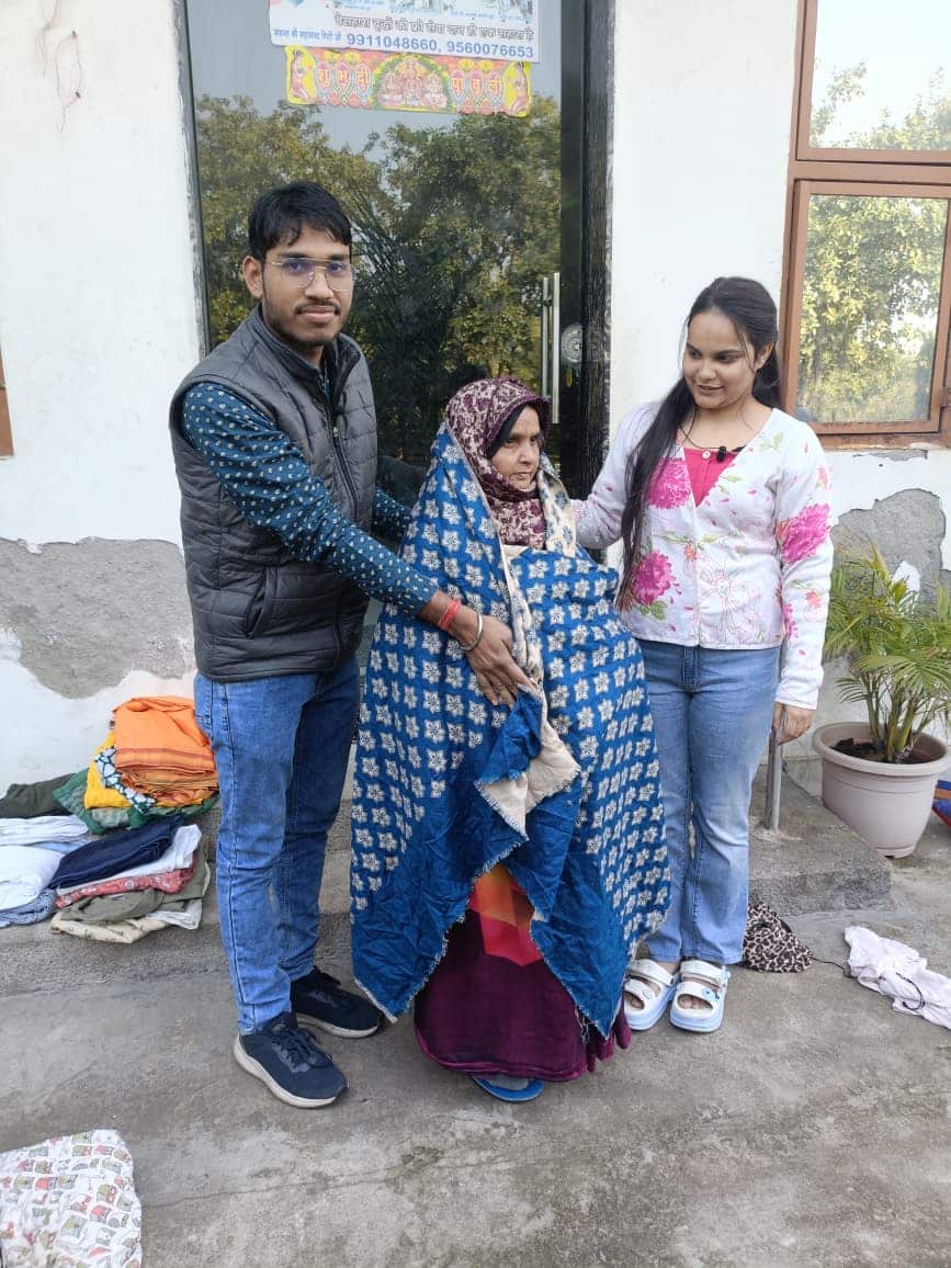 Old Age Home Visit By Jan Sanjeevni Trust